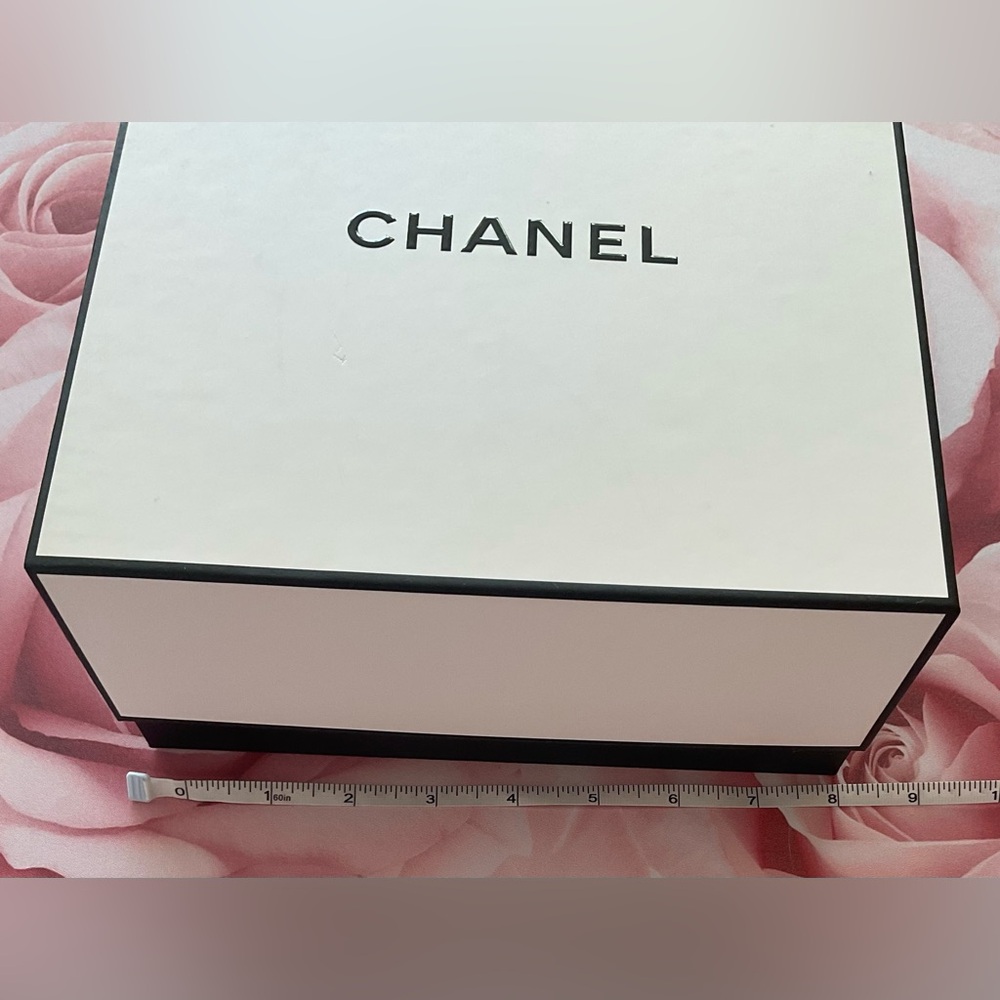 CHANEL Box empty - image 2
